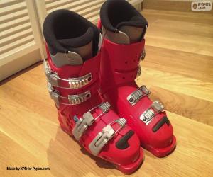 пазл Красные альпийские лыжные ботинки
